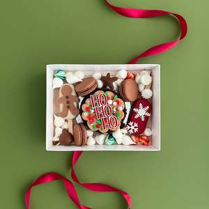 CHRISTMAS CAKE & MACARON SET