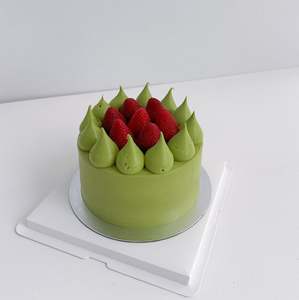 Matcha strawberry chiffon cake