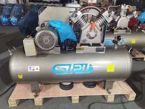 Air Compressor: Air Compressor 230v, 5.5HP, 250L