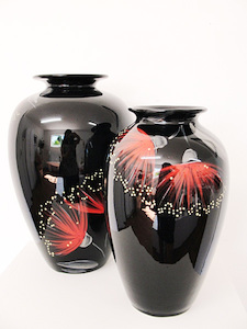 Products: Keriblue Ceramics Medium Lima Vase – Black Pohutukawa Keriblue Ceramics
