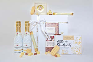 Whakanui Gift Box
