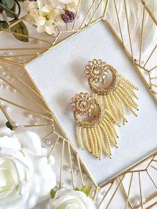 Jewellery: White Pearl Hanging Earrings