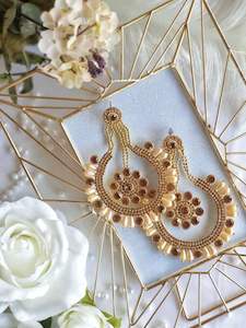 Jewellery: Gold Pearl Earrings