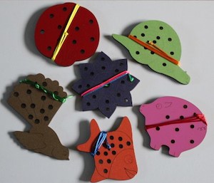 Threading Shapes - set - Kidz Jigz