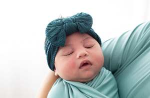 Baby Accessories: Peacock Cable Bow Headband