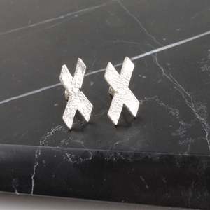Cross studs II