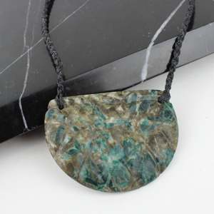 Artist Ana Krakosky: Aotea Harakeke Kete Pendant
