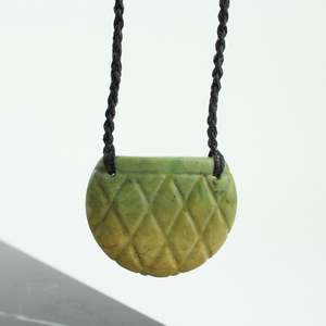 Artist Ana Krakosky: Harakeke Pendant