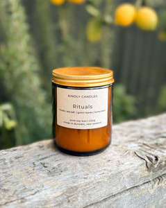 RITUALS florals / sea salt / green leaves / tonka bean Kindly Candles