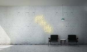 Trending Neon Signs: Good Vibes Only