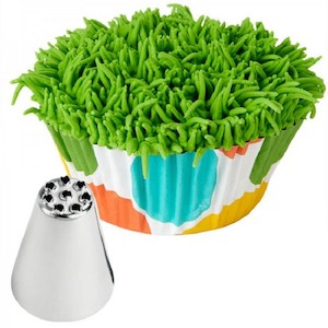 All: Standard Wilton icing nozzle tip 233 GRASS