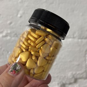 Hearts sprinkles 10mm Gold - Kiwicakes sprinkles jar