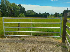 5 rail gate: Cattle Yard Gate 3600mm 5 Rail