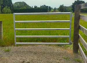 5 rail gate: Cattle Yard Gate 2100mm 5 Rail