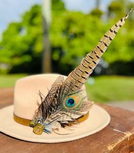 Frontpage: Feather Hat & Hair Brooches