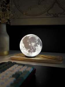 3D rotating moon light
