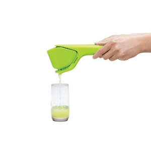 Kitchen Utensils: Dreamfarm Fluicer - Lime Juicer