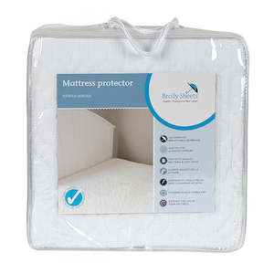 Double Bed: Quilted Mattress Protector