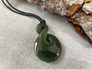 Greenstone Nephrite Jade Twist Pendant E011 – 35×24mm with Gift Box