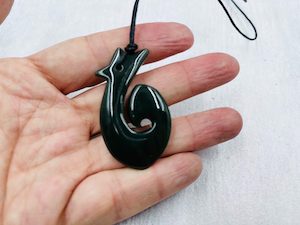 Greenstone Nephrite Jade Hei Matau Fish Hook Pendant E058 – 48×28mm with Gift Box