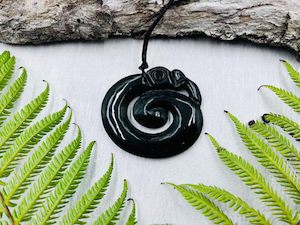 Greenstone Nephrite Jade Manaia E067