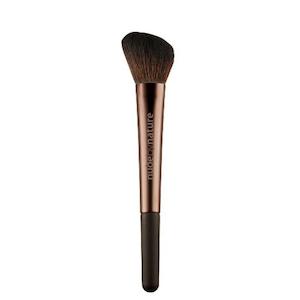 Brushes Applicators: NUDE BY NATURE Angled Blush Brush
