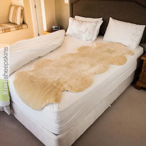 Medical Sheepskins Bedding: Natural Shape Medical Sheepskin Underlay