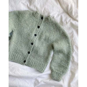 Novice Cardigan Mini Knitting Pattern Chunky Edition by PetiteKnit