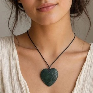 Products: NZ Pounamu Manawa Heart – FREE name Engraving – Knox Engravers