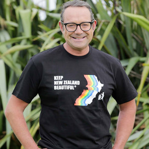 Products: Retro crew tee - Keep New Zealand Beautiful
