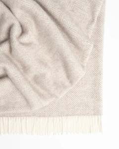 Weave - Magnus Throw (Quartz)