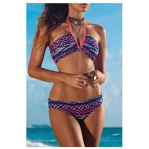 20 00 Specials: Isere Bikini