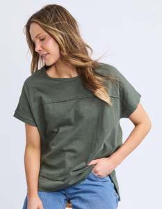 Summer Tops: Allison Tee / Khaki | Foxwood