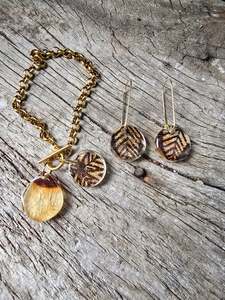 Shop Now: Muimui bracelet x Elaine