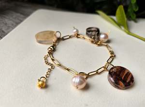 Shop Now: Vaisioa mata'itofe (pearl)