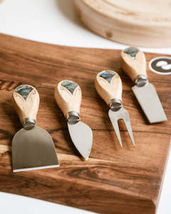 Cheese knives