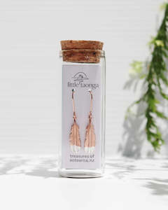 Little Taonga Ws: Huia Feather Pendant Earrings - Rose Gold