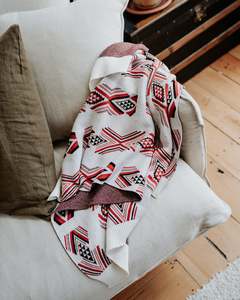 Babies And Kids: Paraikete Throw Tino Niho