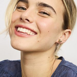 Philia Heart Stud Earrings - Gold