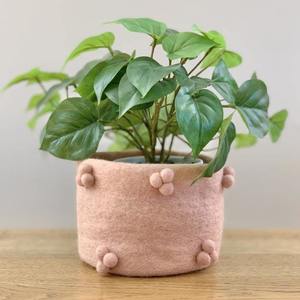 NZ Wool Bobble Pot - Blush