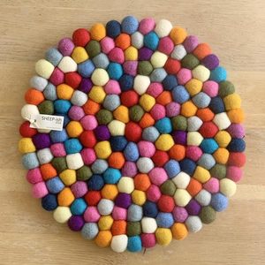 NZ Wool Pot Stand / Trivet – Rainbow (26cm)