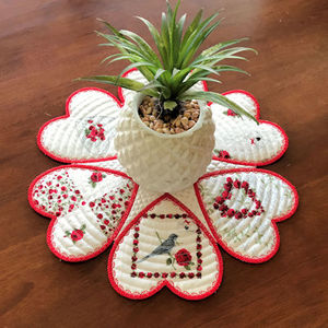 Hearts in Abundance In the hoop Placemat