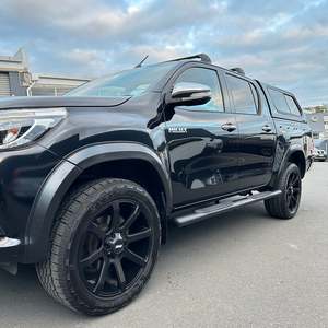 Fender Flares: Fender Flare 4-inch style Toyota Hilux Revo 2015-2017 Matte Black