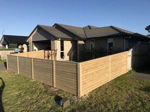 Fences KS Fence & Deck: Horizontal Fence