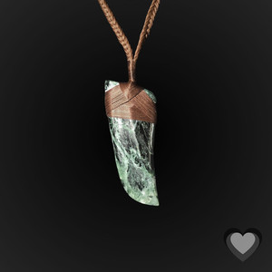 Green Mapere Niho - Medium Kowhatu Taonga