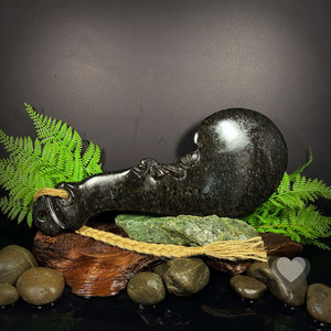Black Pearl Kiriweti Wahaika - XL Kowhatu Taonga