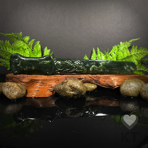 Pounamu Short Sword Kowhatu Taonga