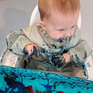 Sleeved bib: Kubaii Waterproof Smock Bib with Sleeves 12m+ | No Pocket