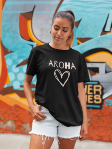 Womens Tees: Manawa
