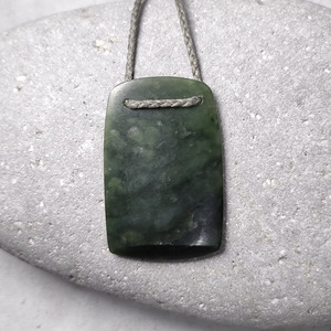 Products: Darren Hill – Unbound Hei Toki Pendant (50mm 62-24 As)